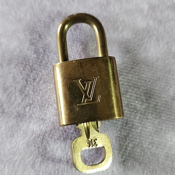 Louis Vuitton Lock & Key #314 Brass Gold Set - Picture 3 of 9
